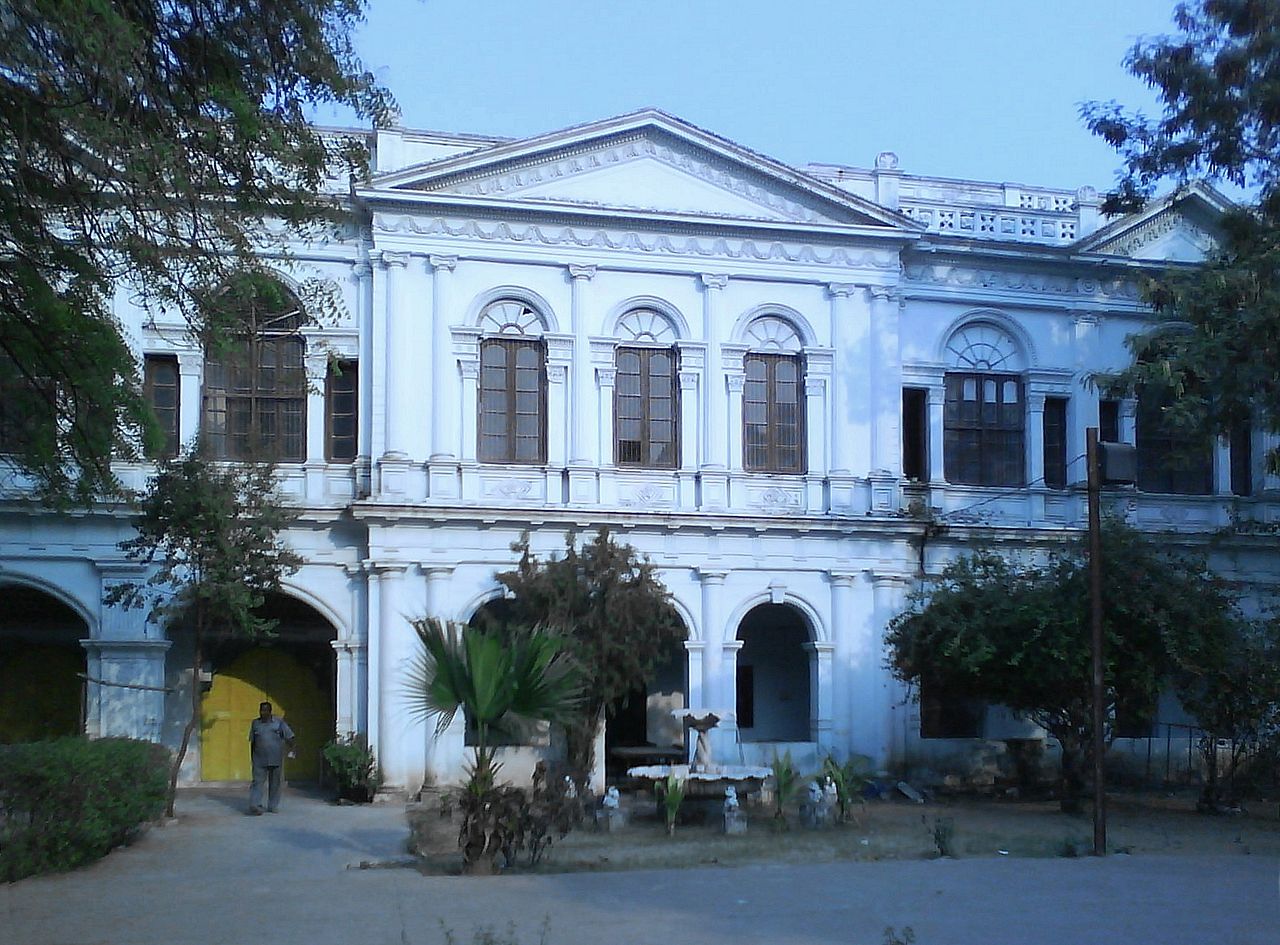 Aksharadhool: Heist in the Purani Haveli (Old residence)
