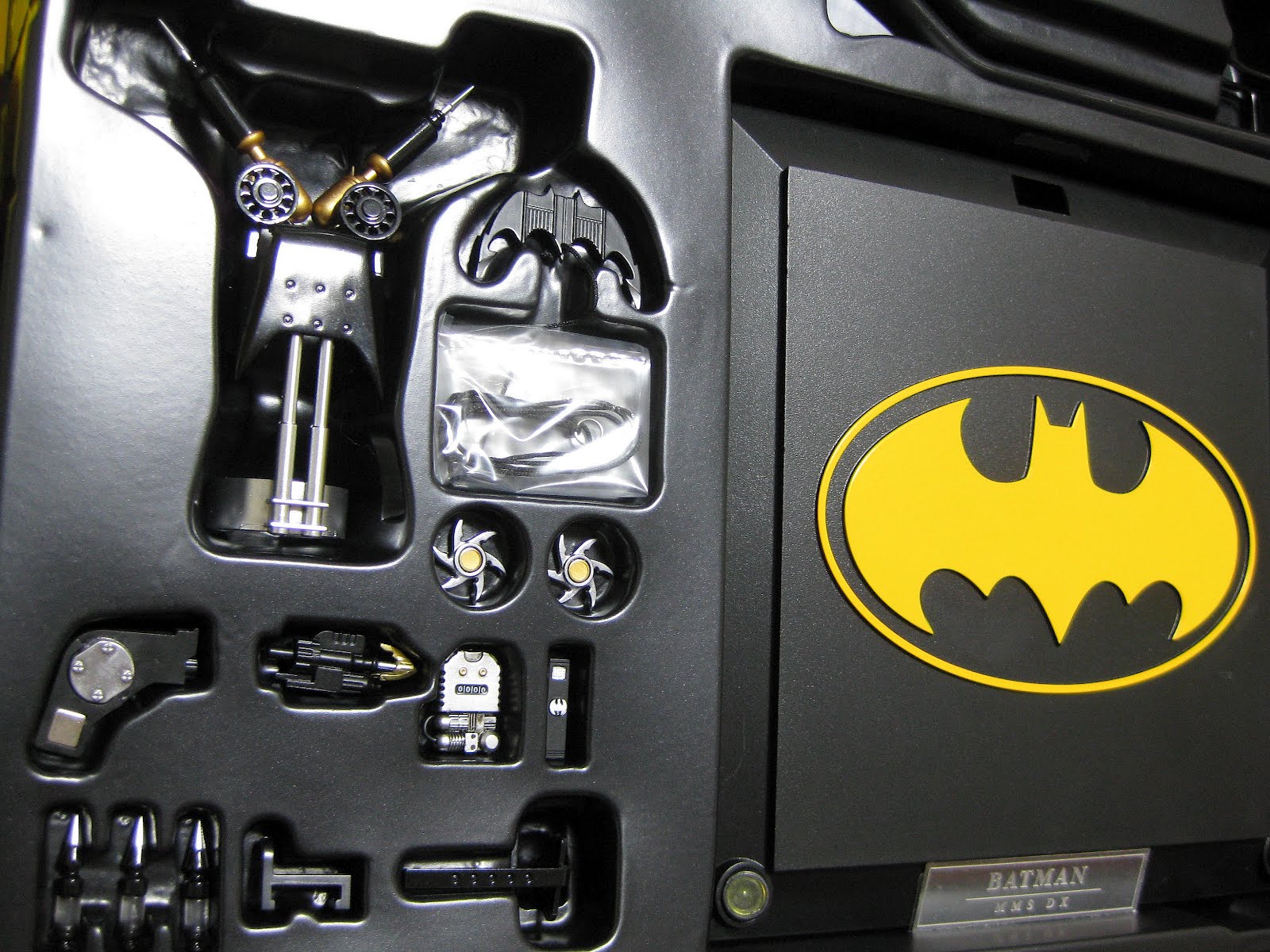 deSMOnd Collection Hot Toys DX09 "Batman" 1989 Version