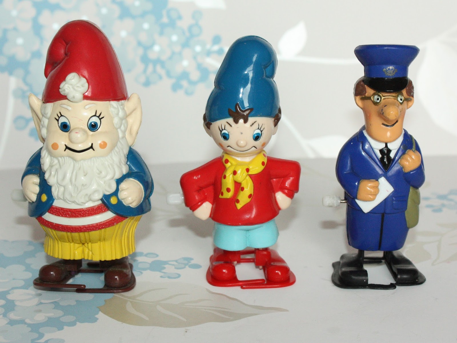 Ken's Vintage Toys vintage wind up toys 90's noddy big ears postman pat walking figures 1983