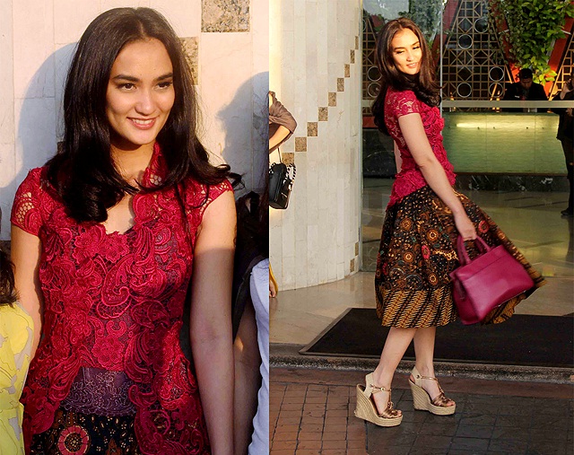 gambar kebaya kancing belakang