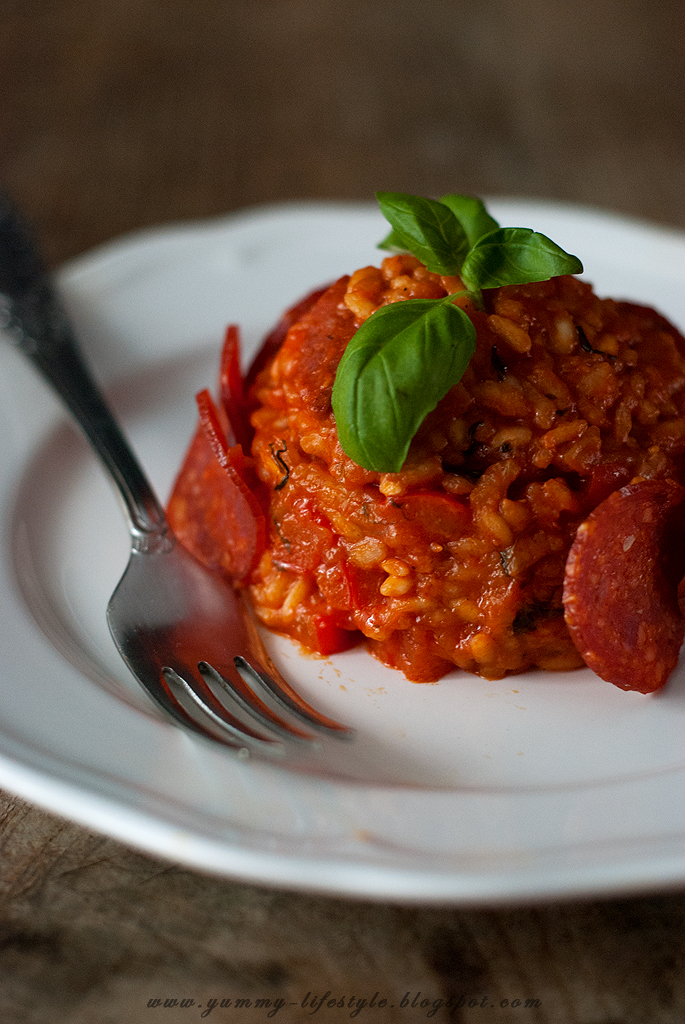 Risotto pomidorowe z chorizo. | Yummy Lifestyle