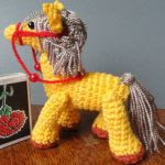  patron gratis caballo amigurumi