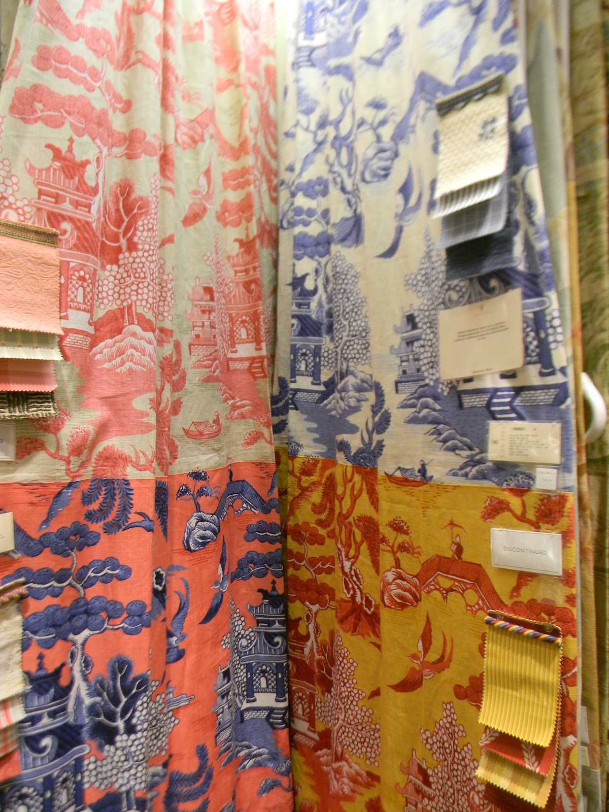 A Toile Tale Blue And White Chinoiserie And Check Out These Fabric Choices The Pink White Is Sooooo Pretty Design Taken From A Chinese Porcelain Export Plate In Peabody Es