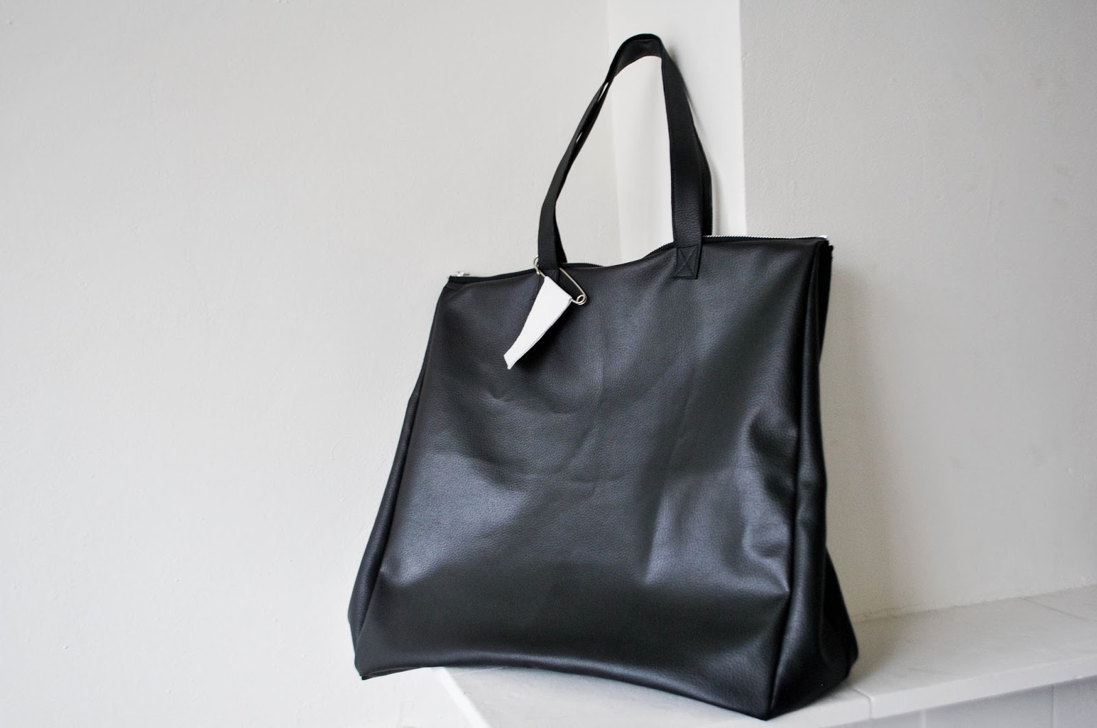 KAREN VAN BINSBERGEN: Selfmade | Black Leather Shopper