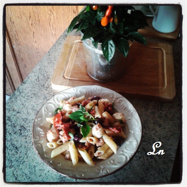 Keskonmangemaman Salade De Pates Au Thon Tomates Sechees Et