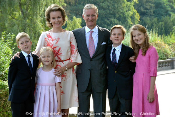 The official Twitter account for Belgium Royal Palace posted a new family photo of King Philippe and Queen Mathilde of Belgium and their children Crown Princess Elisabeth, Prince Gabriel, Princess Eleonore and Prince Emmanuel