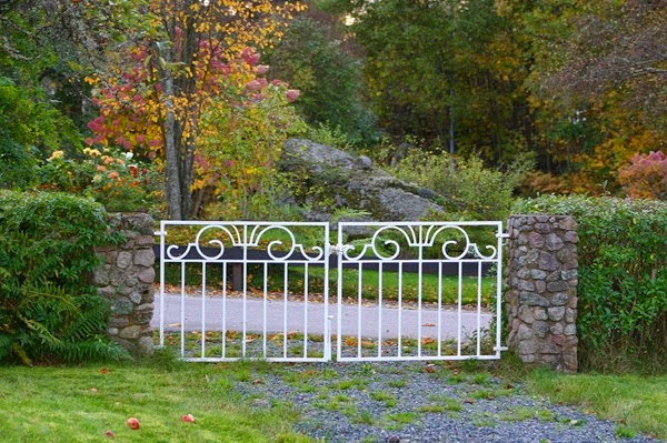Methods to build your own garden gate
