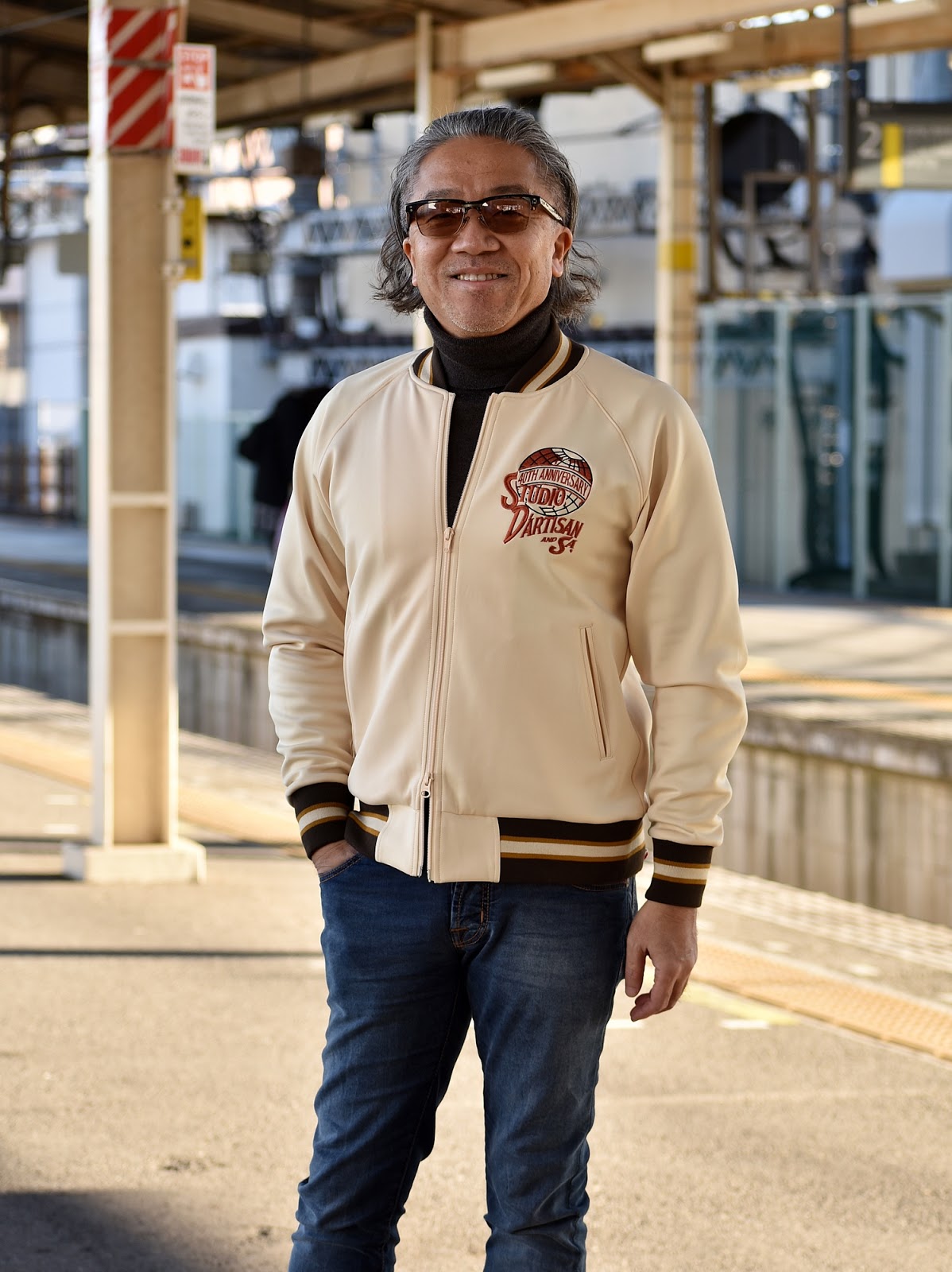 40代メンズのトラック ジャケットの着こなし