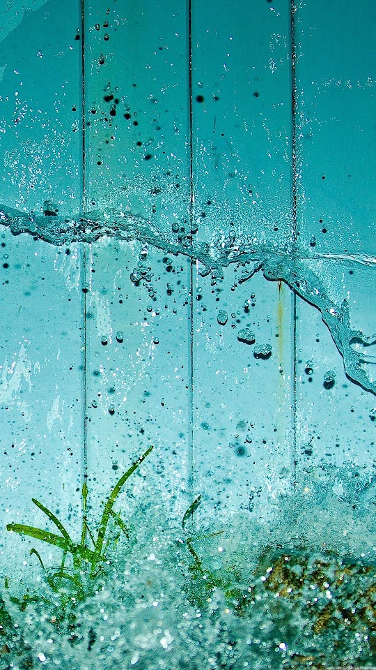 Water Splash Green Grass HTC One M8  Android Best Wallpaper
