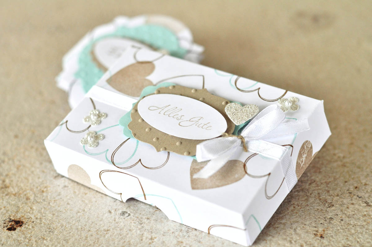 Bestempelt Bettina und Maria Das kleinste Album der Welt