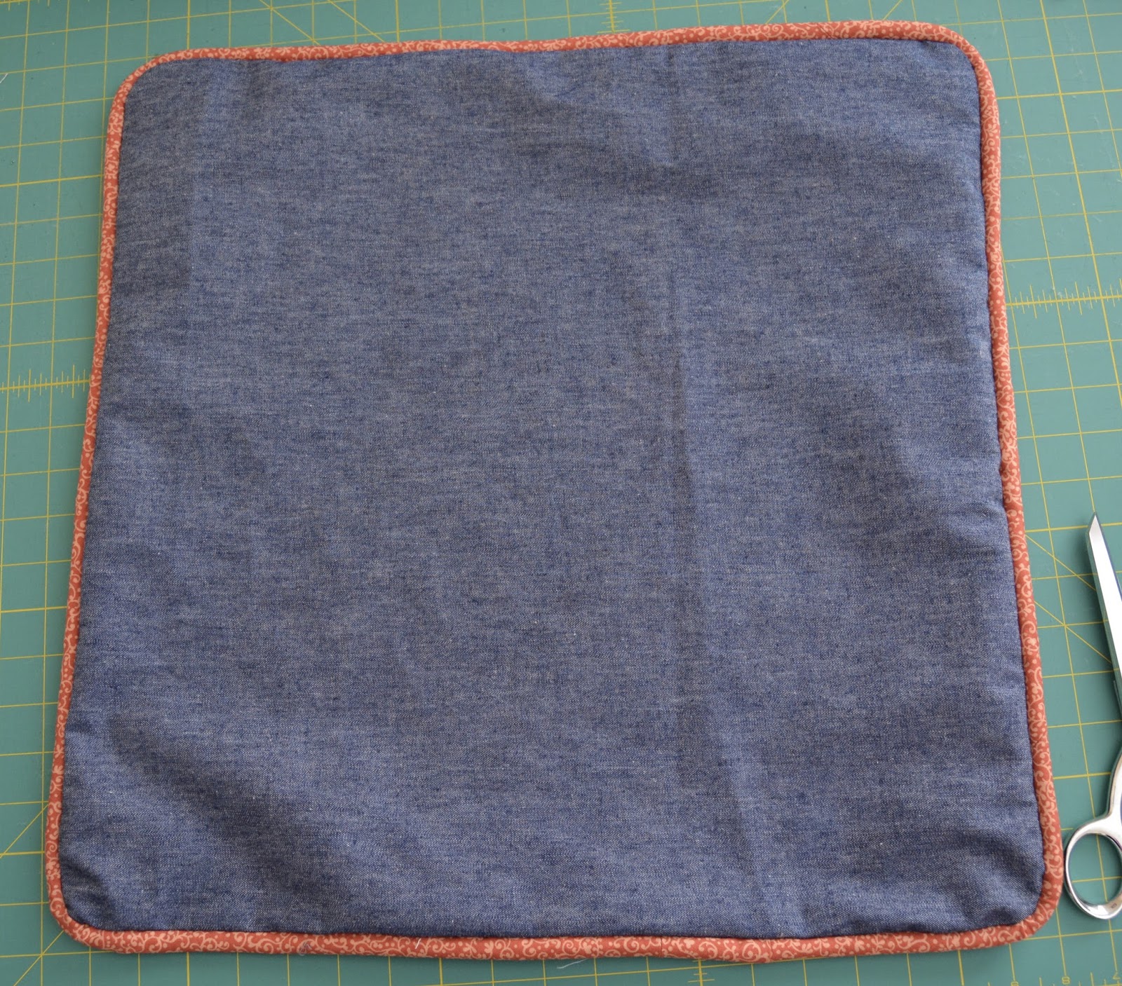 Roonie Ranching Jumbo Piping Pillow Sewing Tutorial