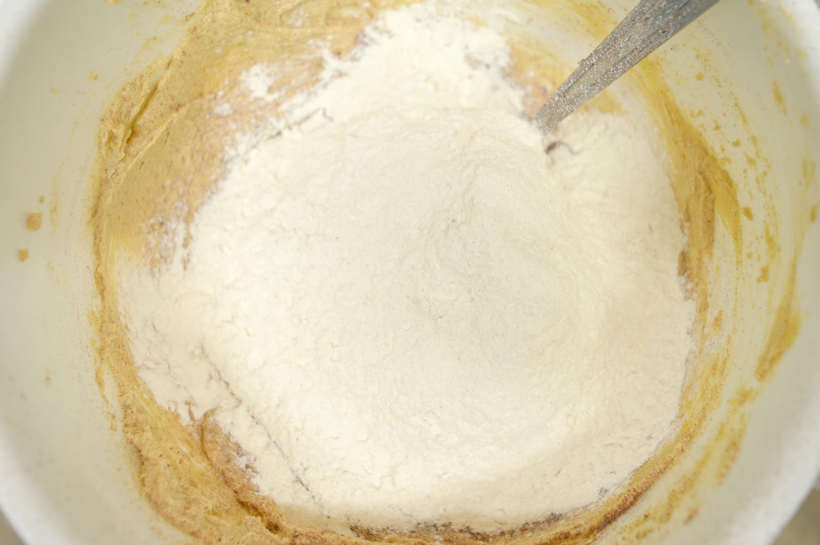 Bicarbonate of soda flour add in mixture 