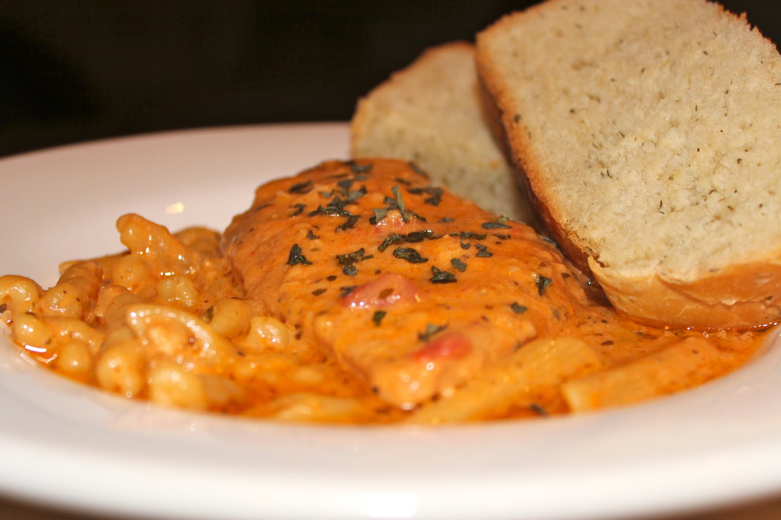 Harmony Household Italian Chicken with Herb Bread