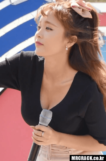 가리는 듯 가리지 않는 홍진영 누나 | 인스티즈