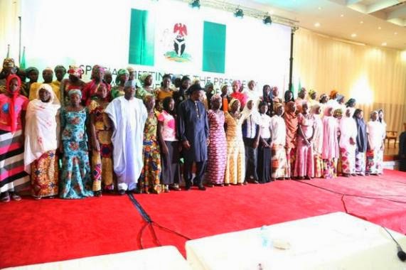 president jONATHAN FINALLY MEETS CHIBOK FAMILIES