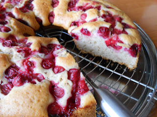 Prajitura cu visine din gradina Bunicii