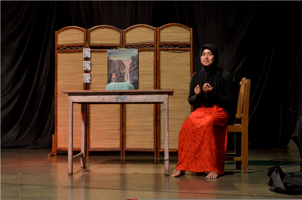 Pengertian Monolog Prolog Dioalog Epilog - RUMAH TEATER