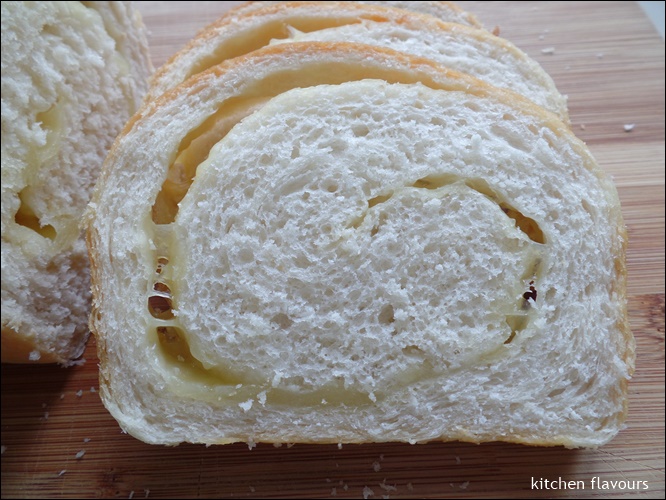 kitchen flavours Cheese Swirl Bread