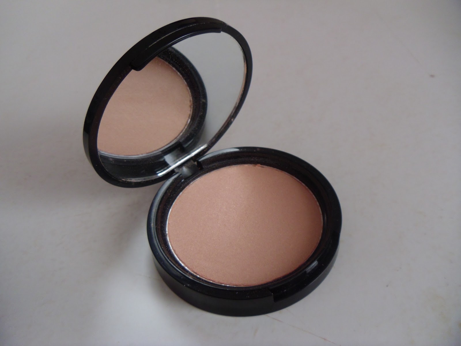 NYX PROFESSIONAL MAKEUP Illuminating Face & Body Bronzer - Narcissistic (Gold, Schimmernd)