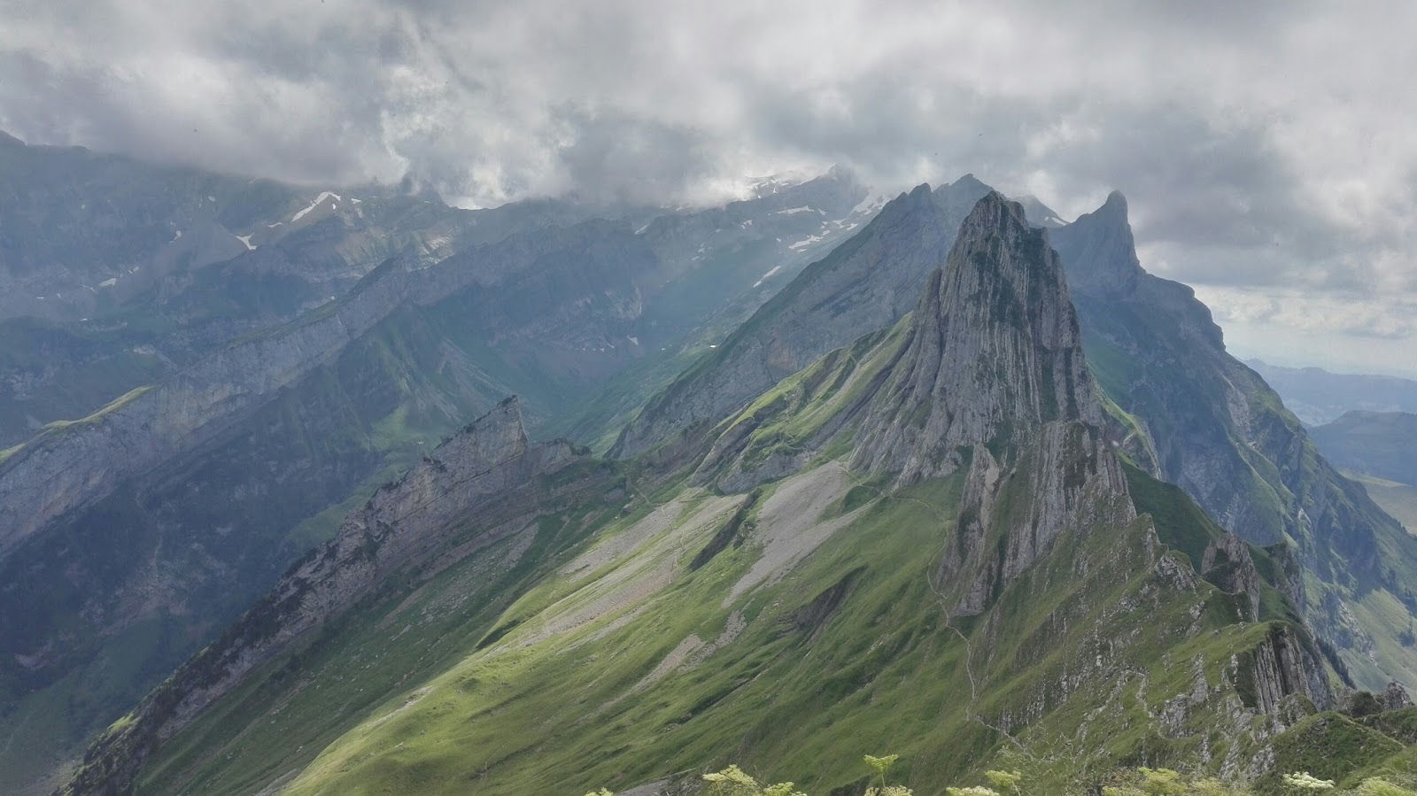 Z I M I S E I T E Wanderung Im Appenzellerland Von Gais Aus