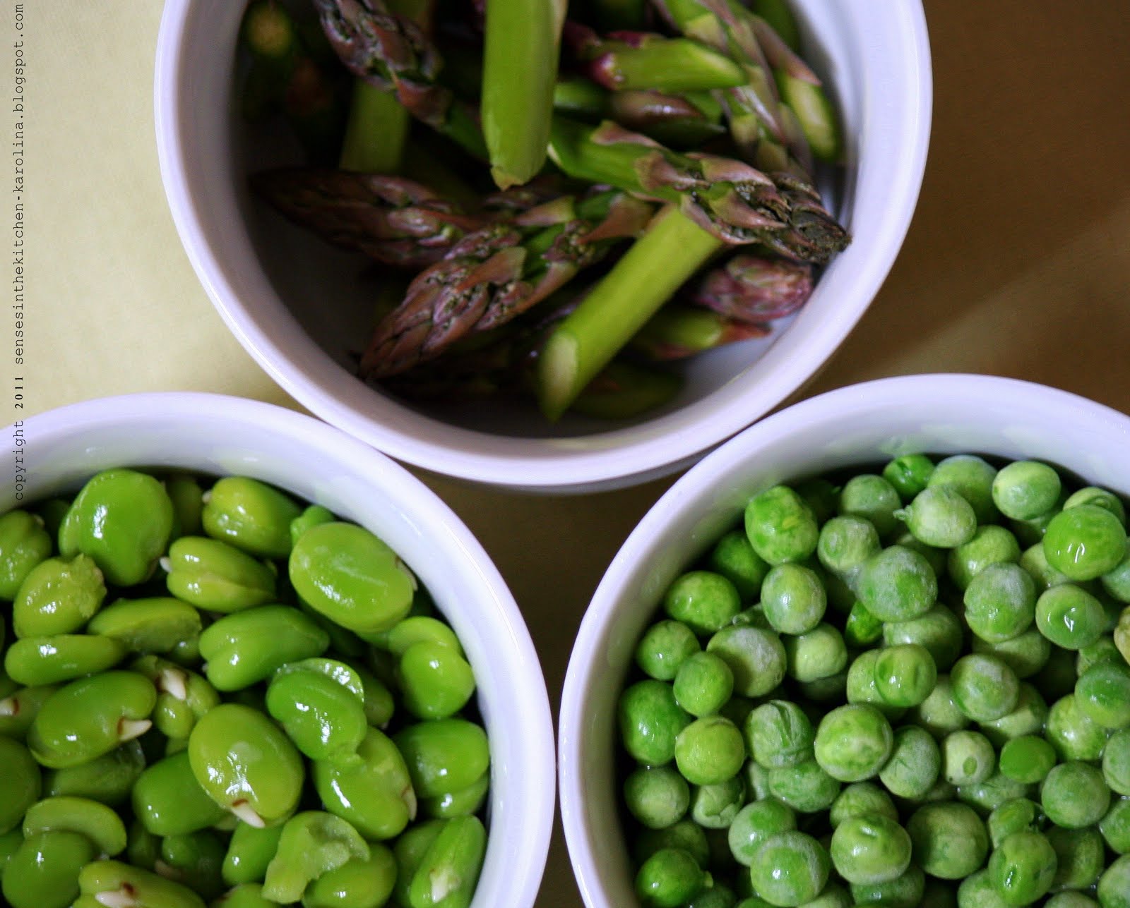 Senses in the kitchen Asparagus, peas & broad beans soup