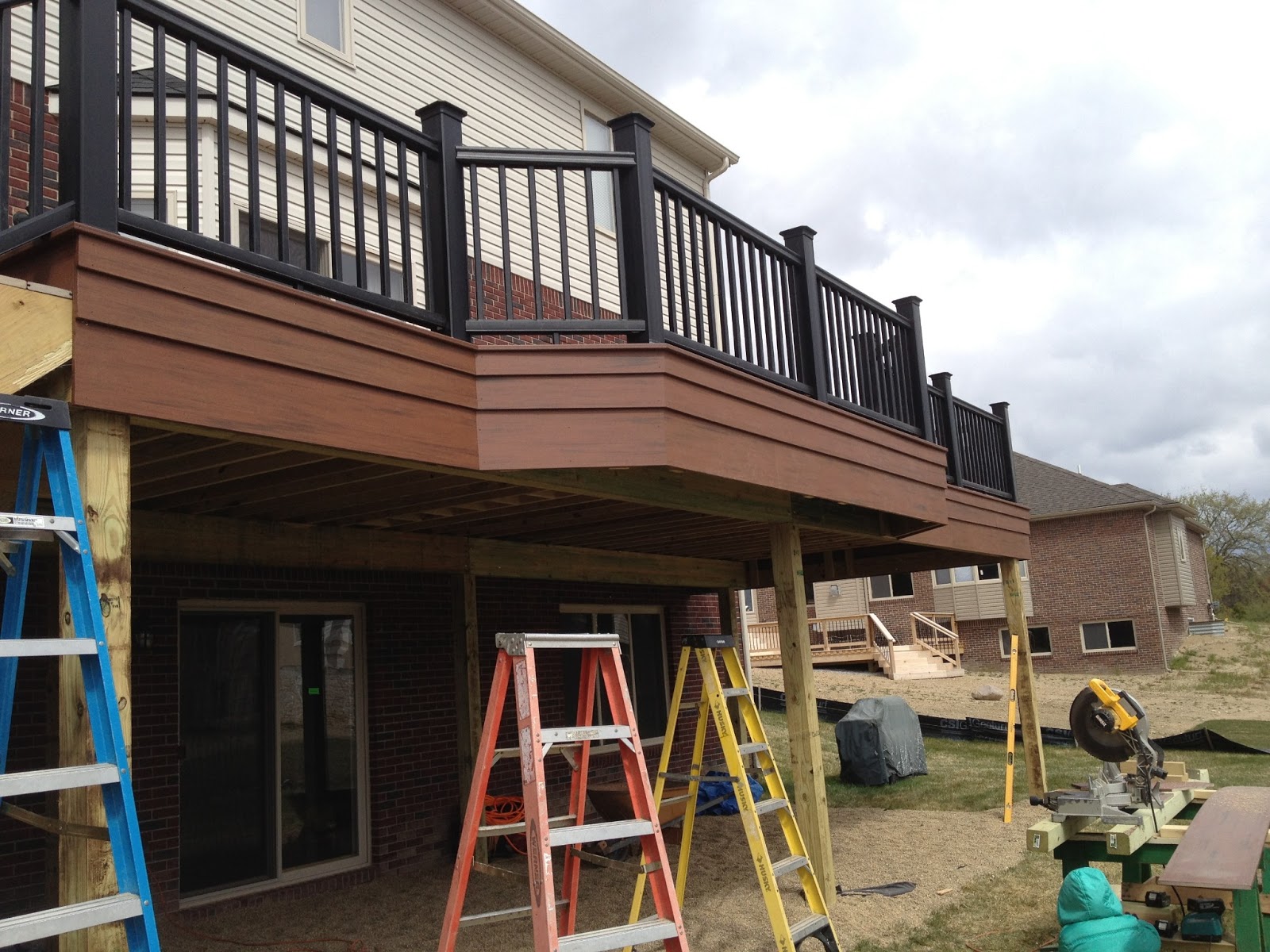 Outdoor Living Rochester Hills Composite Deck Construction