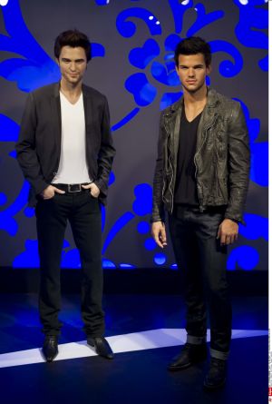 Rob and taylor lautner wax statue