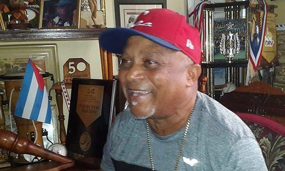 ENTÉRATE porqué Urquiola no quiere que Anglada gane con Industriales