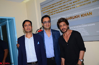 Aditya and Abhay Soi with Shah Rukh Khan More