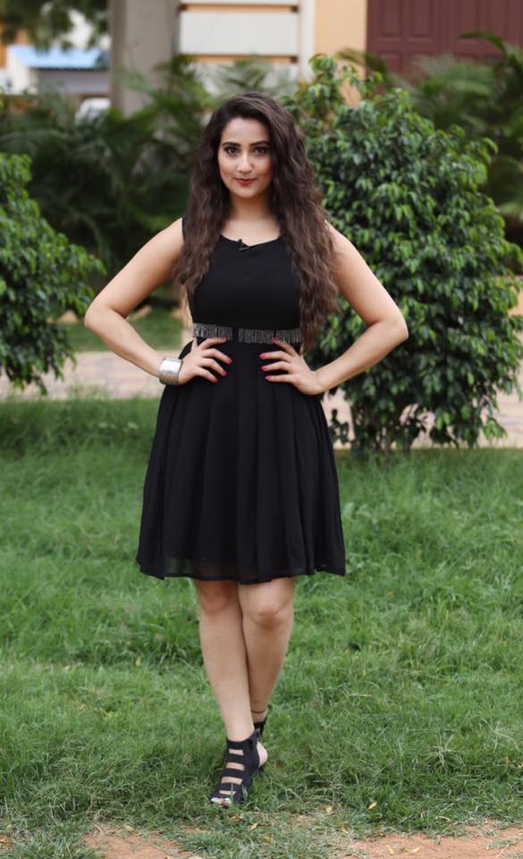 TV Anchor Manjusha Hot Legs Photos In Black Dress