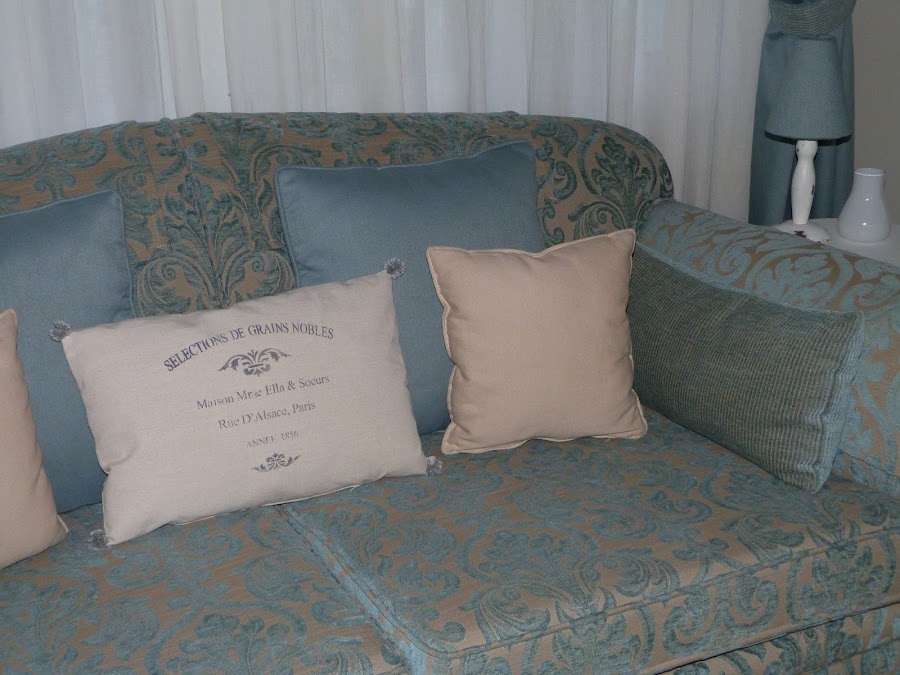 isabelvintage-vintage-almohadon-pompones-estarcido