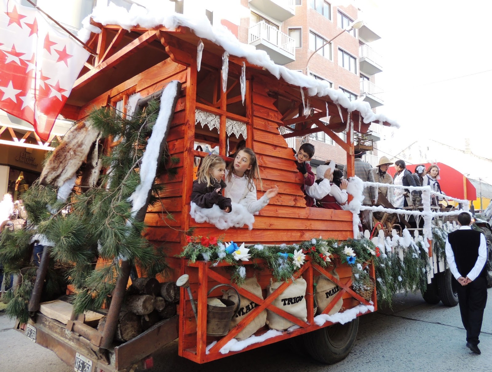 Descubriendo Bariloche Fiesta de la Nieve y el Desfile de Carrozas Parte II