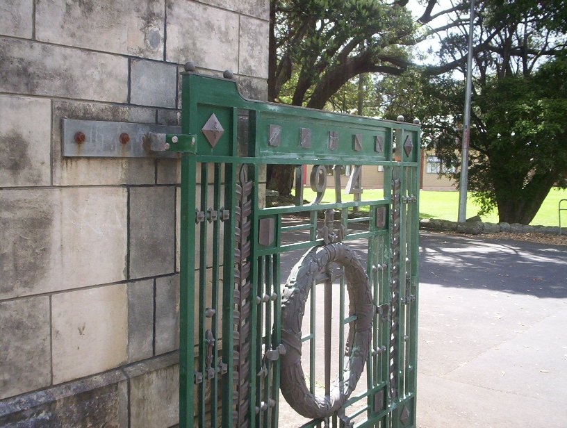 Timespanner Memorial Gates, Auckland Normal Intermediate School, Epsom