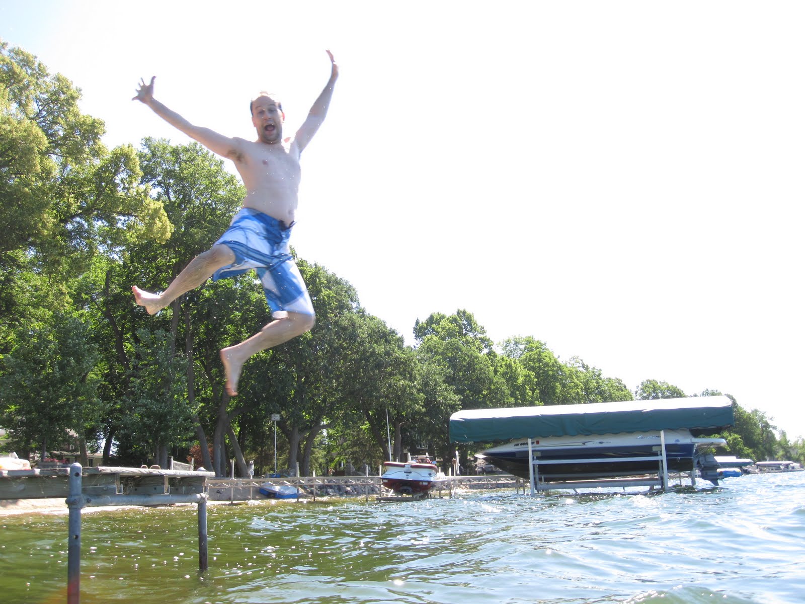 Team Kingman Dock Jumping