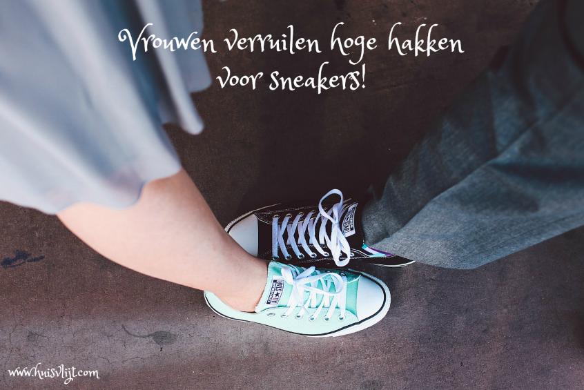 Het Moederfront: Vrouwen verruilen hoge hakken voor sneakers