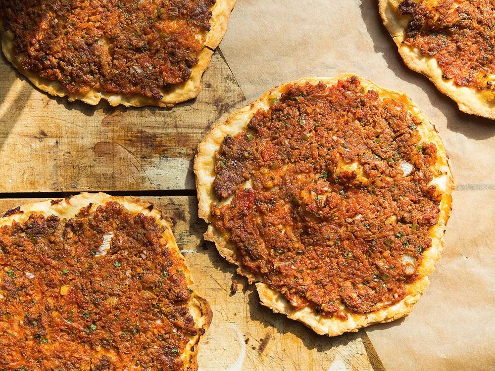 TURKISH FLATBREAD WITH LAMB AND TOMATOES (LAHMACUN) RECIPE LEBANESE