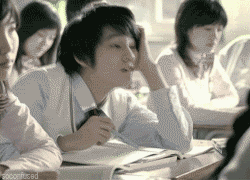 Un élève japonais endormi.
