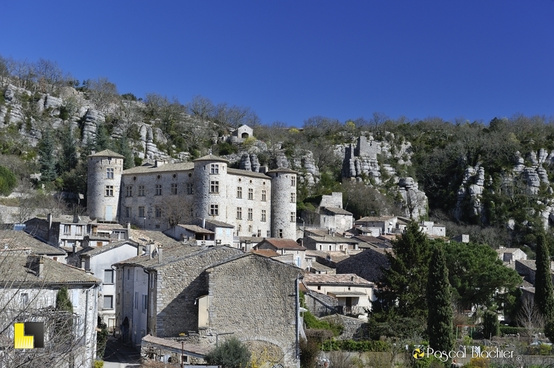 La chapelle sainte cerise au dessus de chateau de vogue photo Pascal Blachier