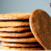 Biscuits minces à la mélasse et au gingembre