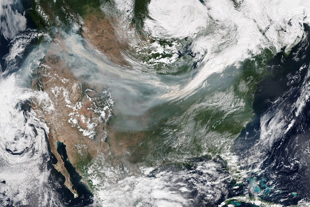 Smoke over the United States seen by Suomi NPP satellite