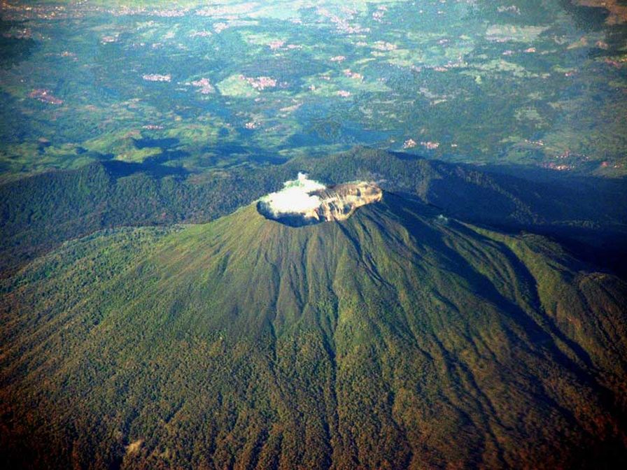 Daftar Gunung di Jawa Barat Gunung Cereme (www.himalaya.web.id)