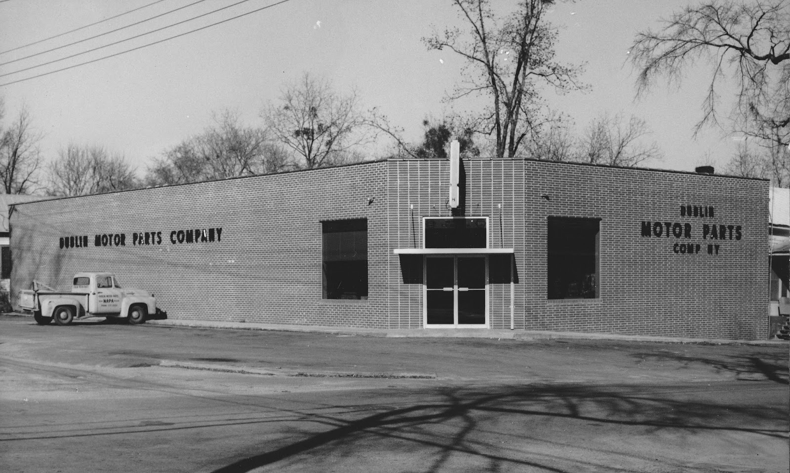 IMAGES OF OUR PAST DUBLIN MOTOR PARTS 1960S EAST GAINES STREET