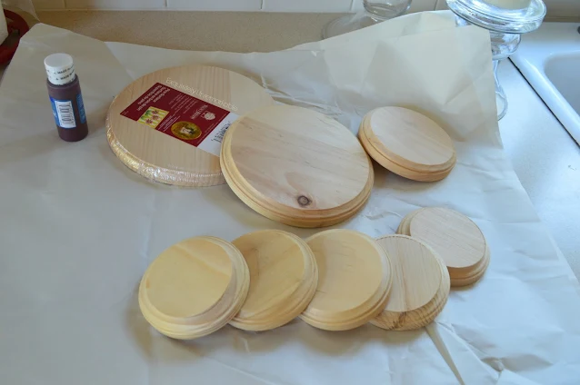 Wooden Rounds In Assorted Sizes To Make A Cake Stand