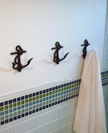 nautical anchor hooks in bathroom