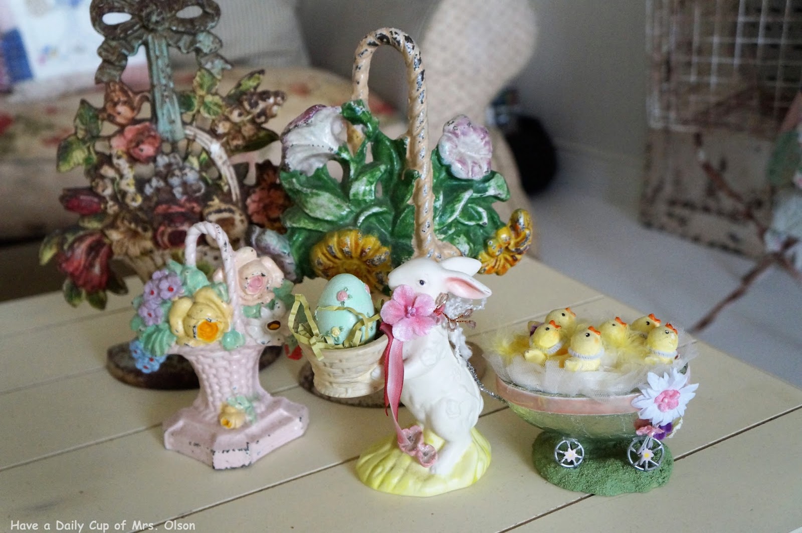 Spreading Easter Joy with Vintage Vignettes - Have a Daily Cup of Mrs