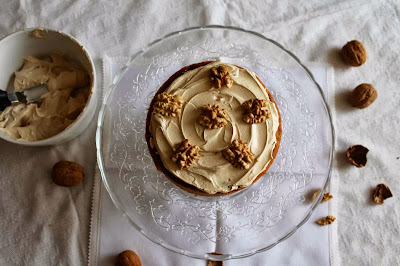 Cake de nueces y buttercream de café