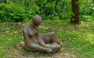 http://fotobabij.blogspot.com/2015/03/rzezba-ogrodowa-kobieta-sculpture-garden.html