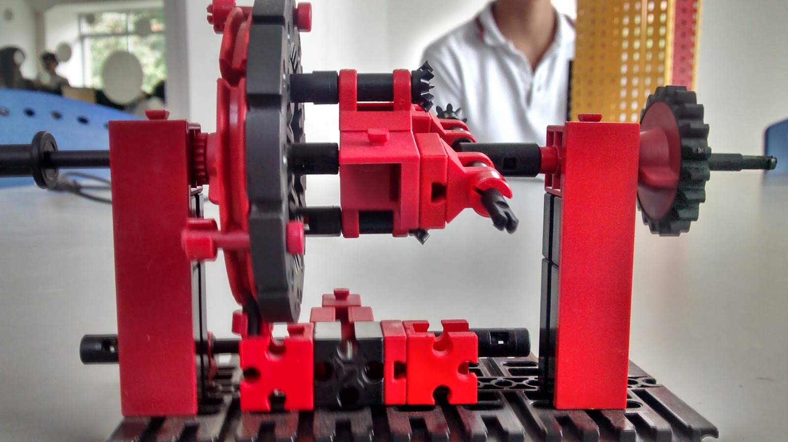 ENGRANAJES, PUERTA CORREDIZA