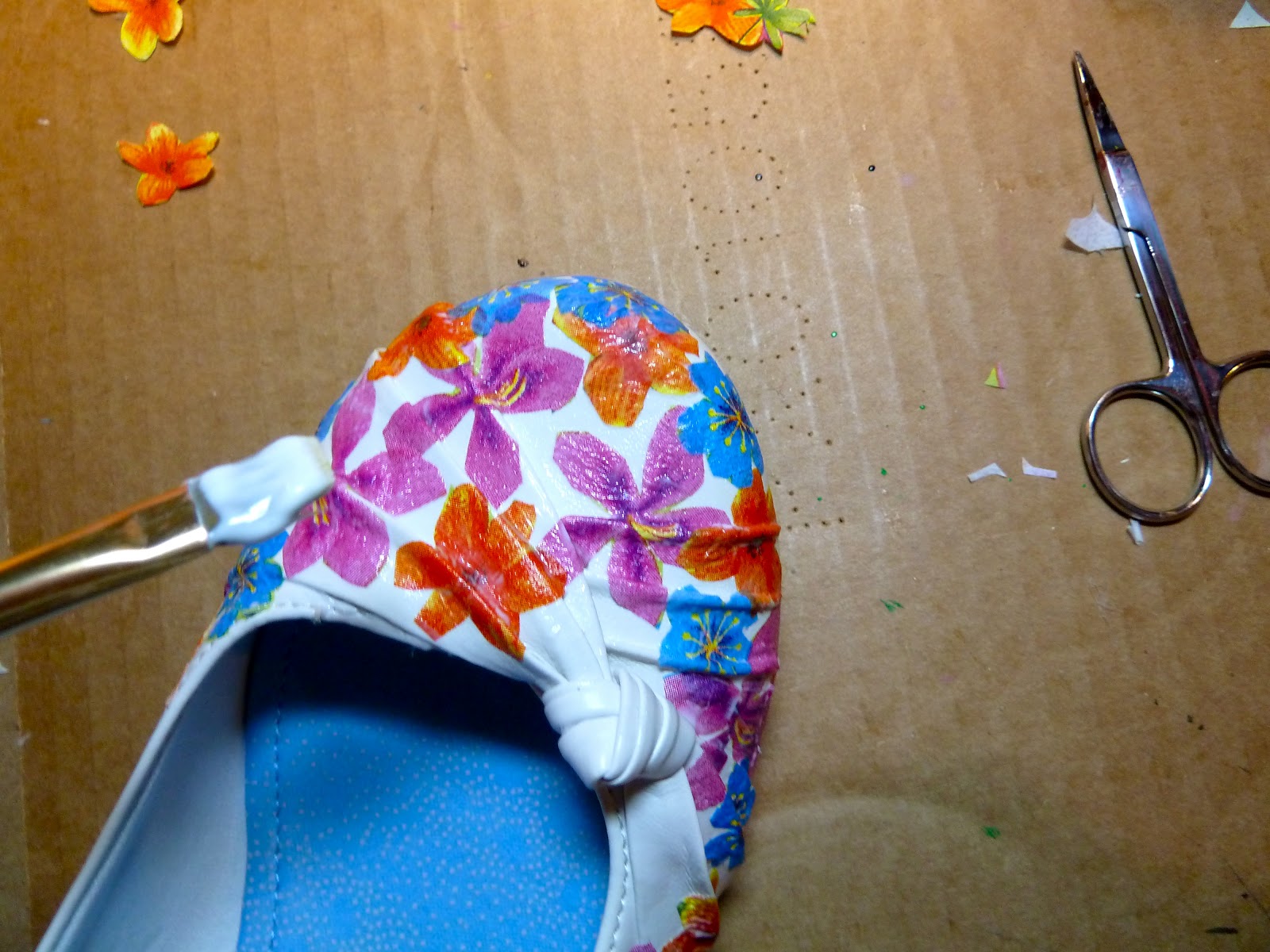 Make it easy crafts How to Make your own fun designer shoes with napkins