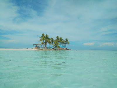 Remax Vip Belize: Pulling up to Silk Caye